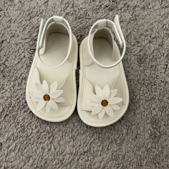 Other - Cream sandals